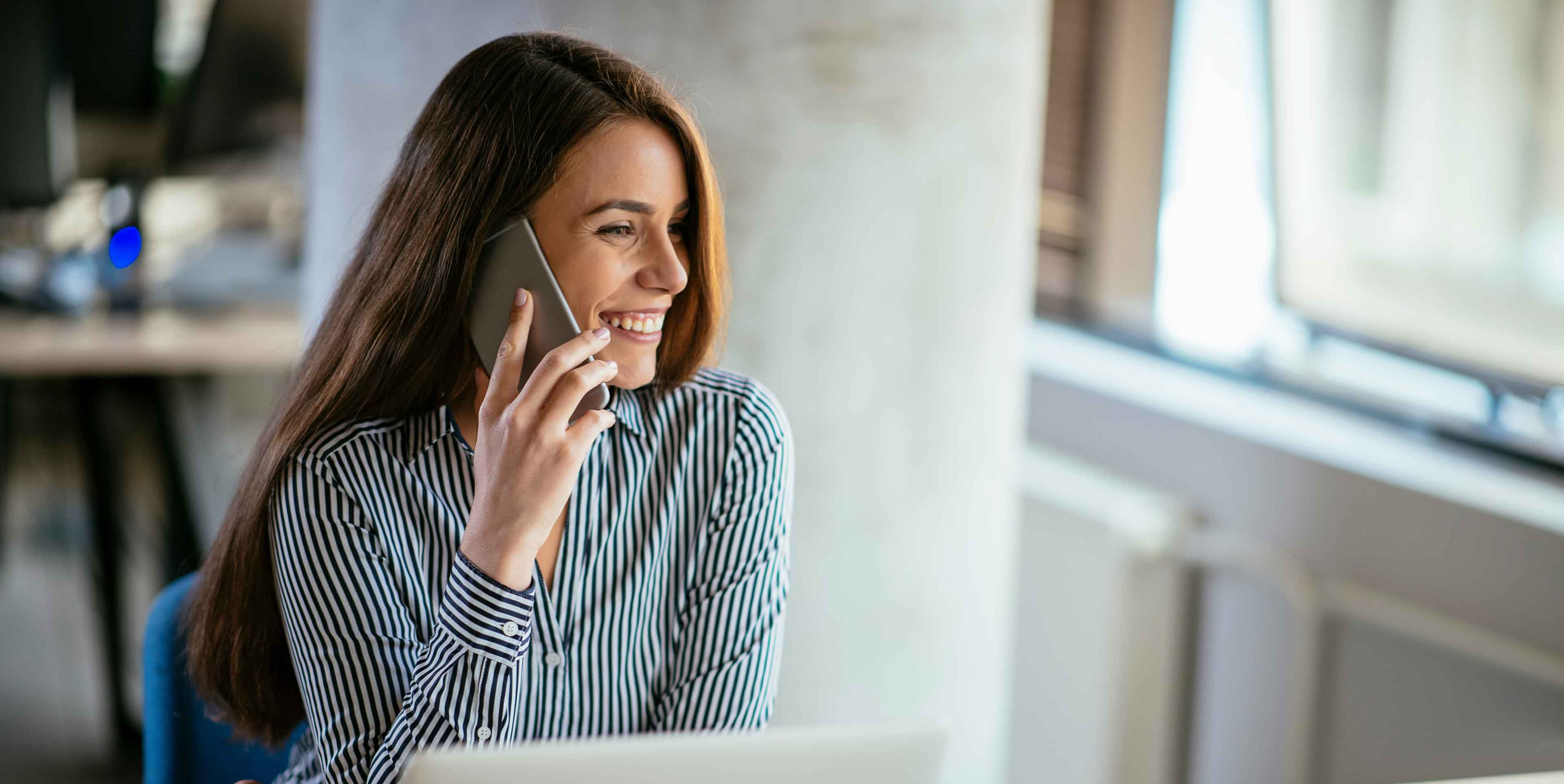 paralegal talking with an attorney on the phone
